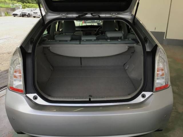 2012 Toyota Prius PHEV G auction photo 7