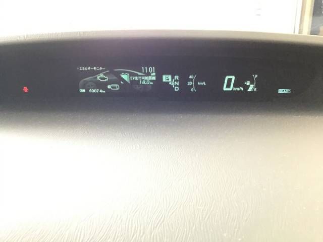 2012 Toyota Prius PHEV G auction photo 8