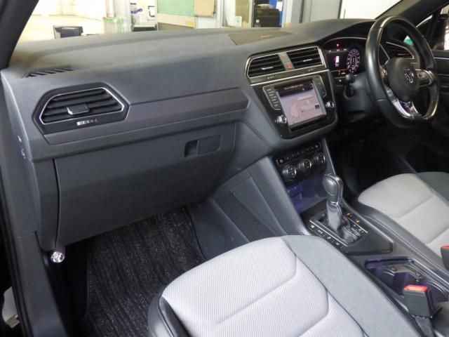 2017 Volkswagen VW ティグアンRライン TSI auction photo 2
