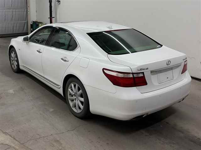 2007 Lexus LS LS460I package auction photo 2