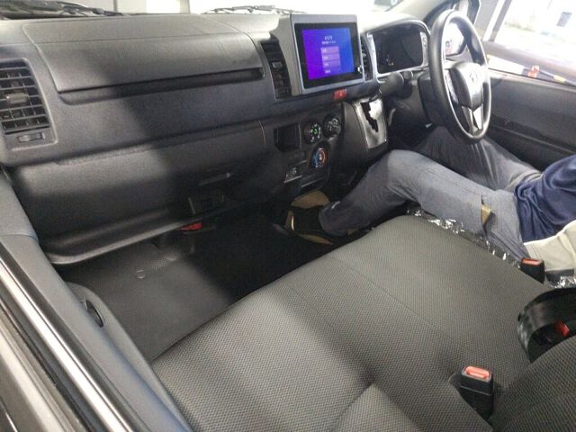 2026 Toyota Hiace Long DX GL Package auction photo 6