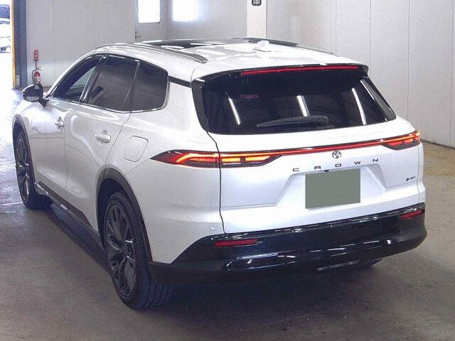 2025 Toyota Crown Estate Estate Z (HEV) 4WD auction photo 2