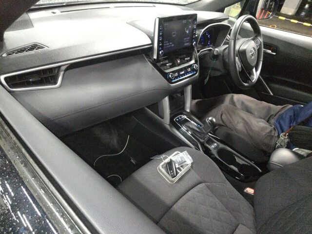2022 Toyota Corolla Cross ハイブリッドS auction photo 3