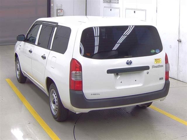 2020 Toyota Probox Hybrid DX Comfort auction photo 2