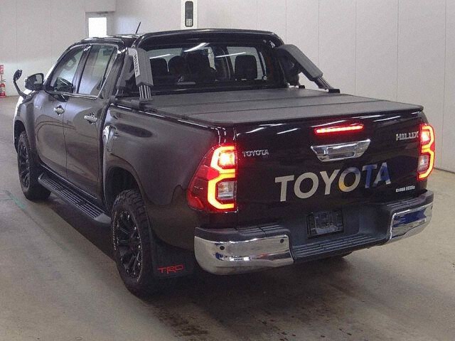 2022 Toyota Hilux Z 4WD auction photo 2