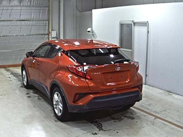 2020 Toyota C-HR S-T auction photo 2