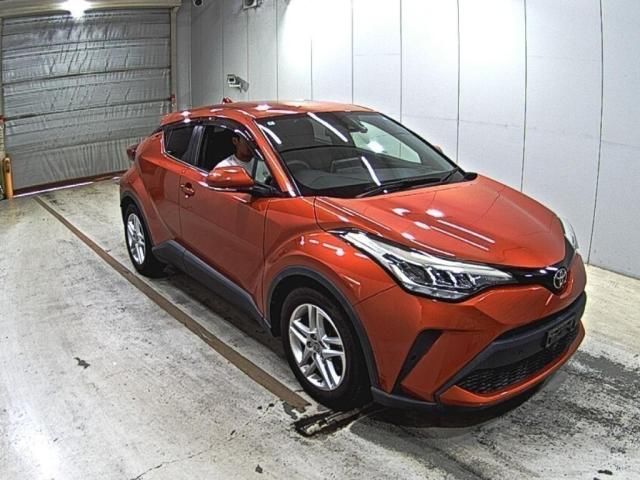 2020 Toyota C-HR S-T Japan auction vehicle