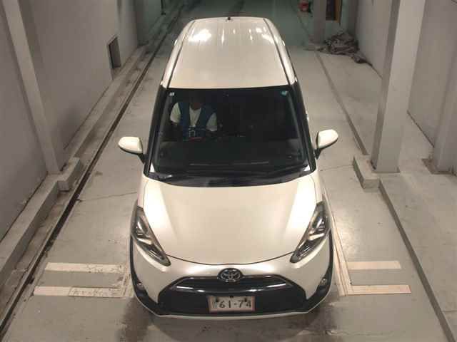 2016 Toyota Sienta G auction photo 6