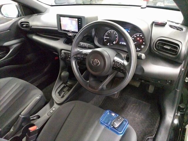2024 Toyota Yaris X 4WD auction photo 3