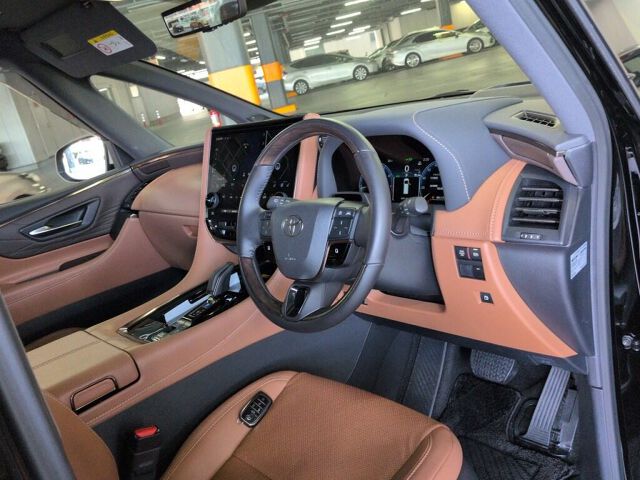 2025 Toyota Vellfire Z Premier auction photo 3