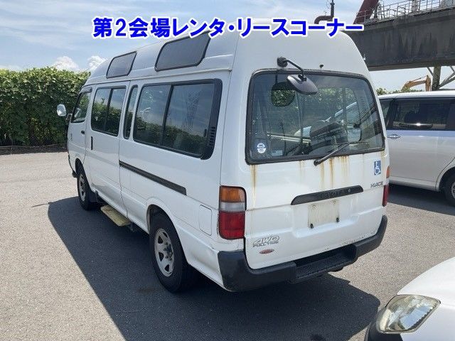 2004 Toyota Hiace 4WD クルマイスイドウシャ auction photo 2