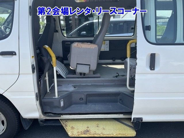 2004 Toyota Hiace 4WD クルマイスイドウシャ auction photo 6