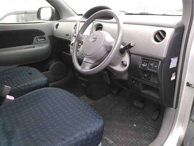 2009 Toyota Sienta X LTD auction photo 3