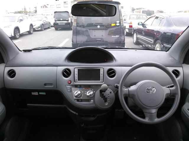 2009 Toyota Sienta X LTD auction photo 8