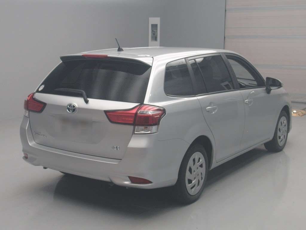 2023 Toyota Corolla Fielder ハイブリッド EX auction photo 2
