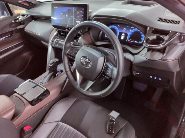 2023 Toyota Harrier Z auction photo 3
