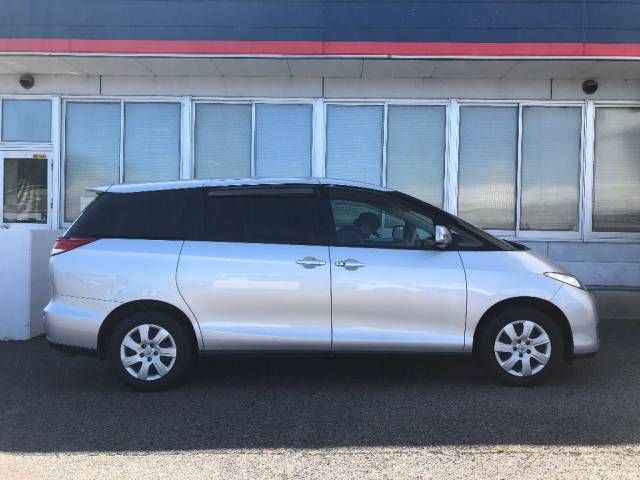 2014 Toyota Estima X auction photo 2