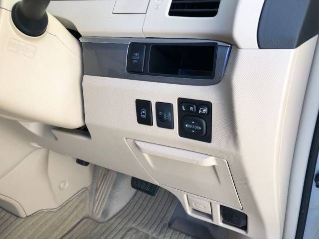 2014 Toyota Estima X auction photo 5