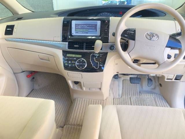 2014 Toyota Estima X auction photo 4