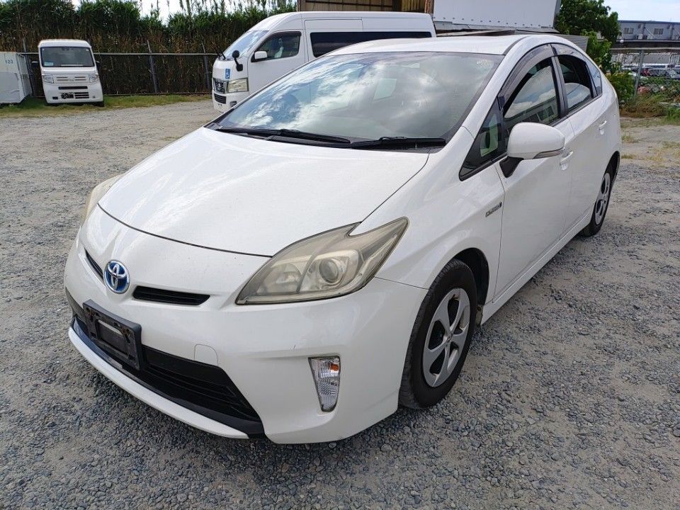 2013 Toyota Prius Japan auction vehicle
