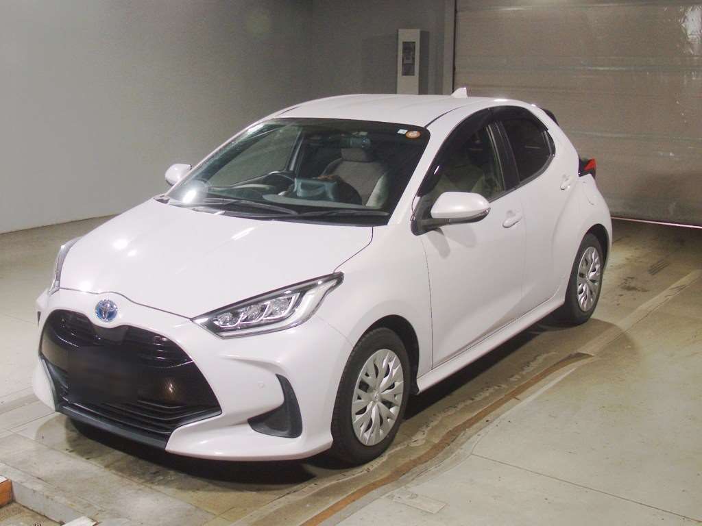 Japan Auction Vehicles 4 2021 Toyota Yaris ハイブリッドZ auction photo