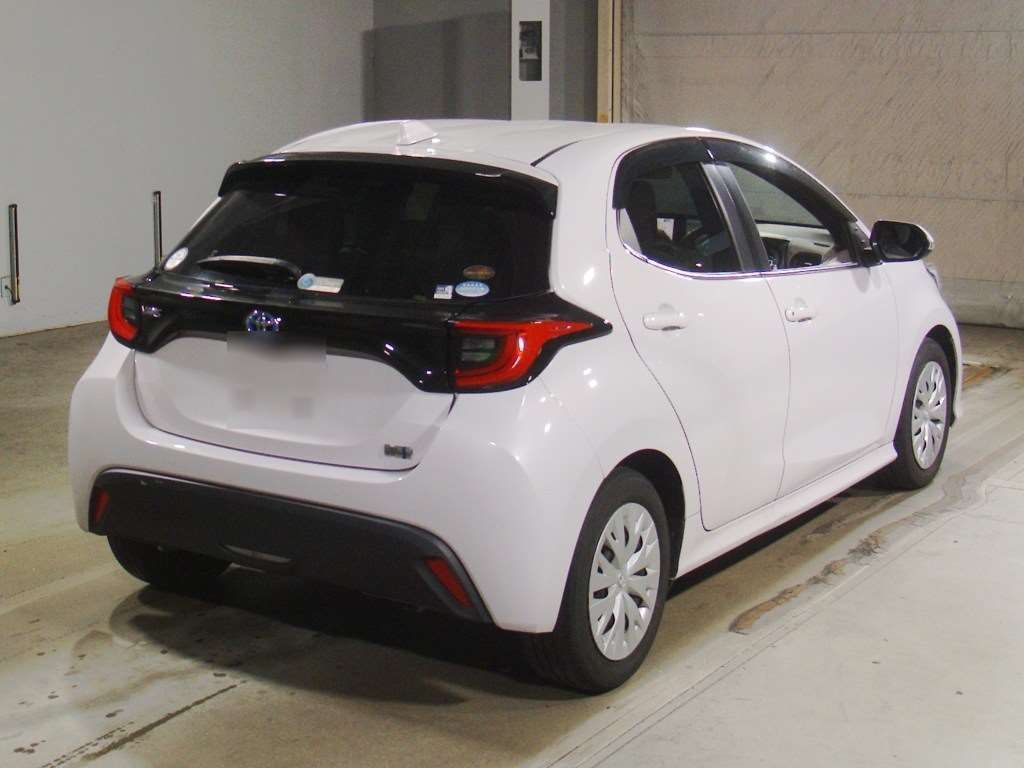 2021 Toyota Yaris ハイブリッドZ auction photo 2