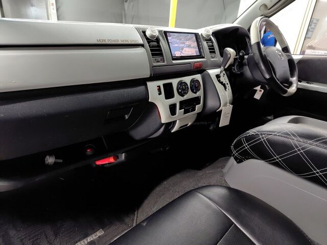 2010 Toyota Hiace ロングスーパーGL auction photo 3