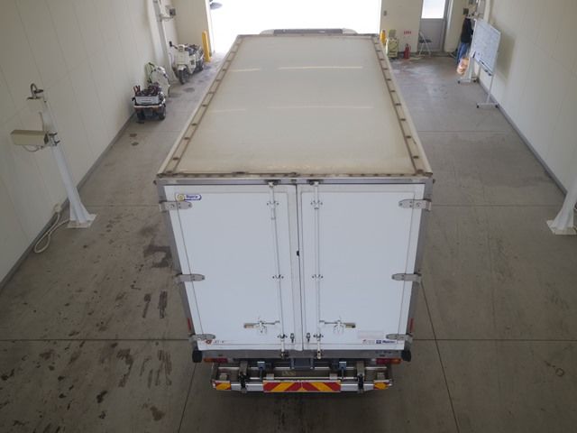 2017 Mitsubishi Fuso Canter Reitou PG auction photo 3