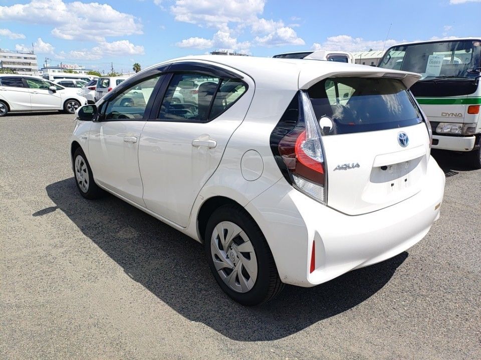 2020 Toyota Aqua auction photo 6