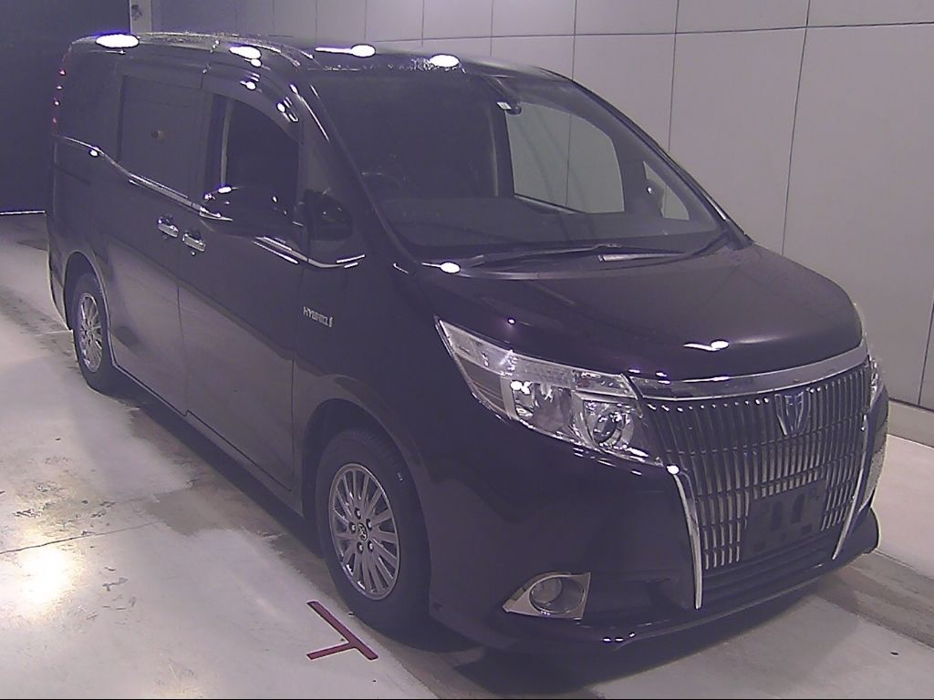 2015 Toyota Esquire Hybrid Xi Japan auction vehicle