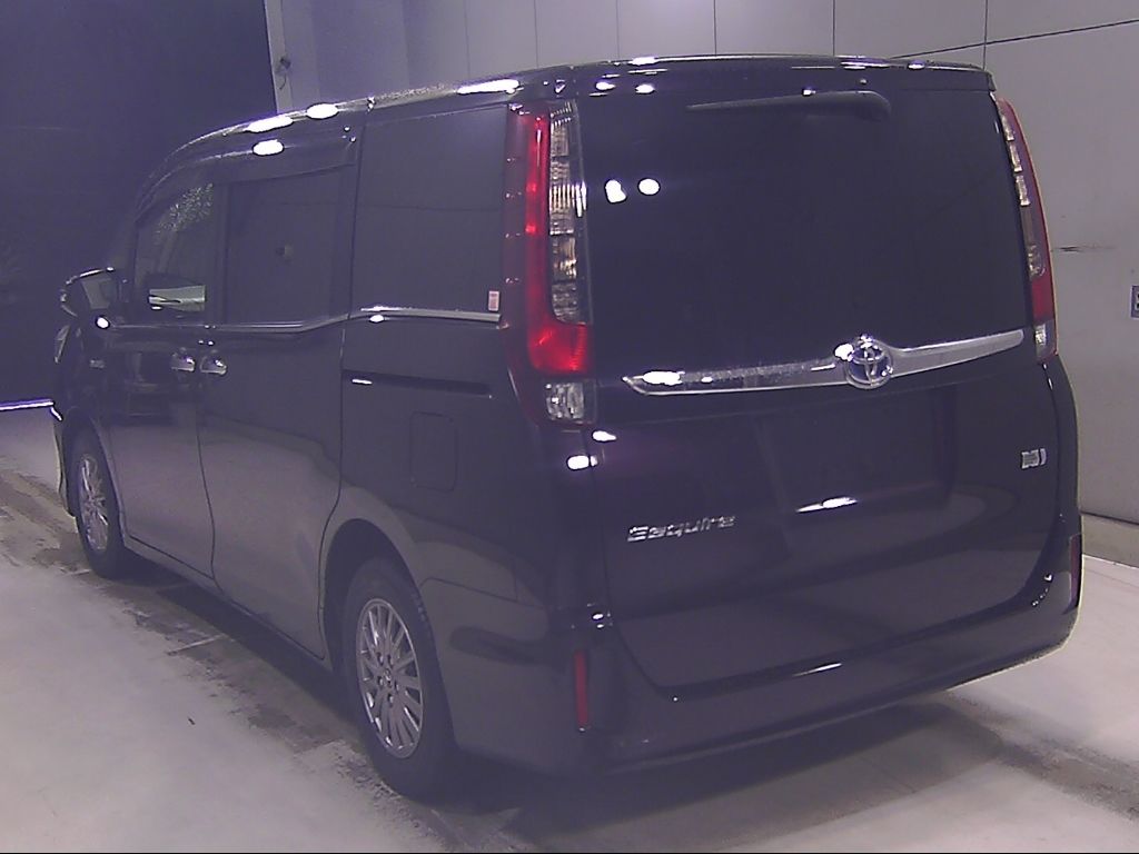 2015 Toyota Esquire Hybrid Xi auction photo 5