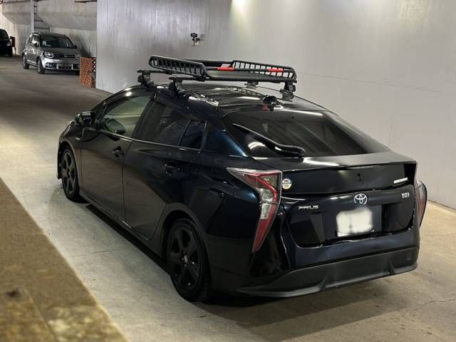2016 Toyota Prius Sツーリングセレクション auction photo 3