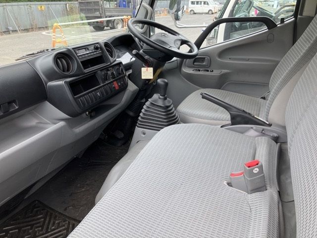2013 Toyota Dyna Hira Holo Curtain Sha auction photo 5