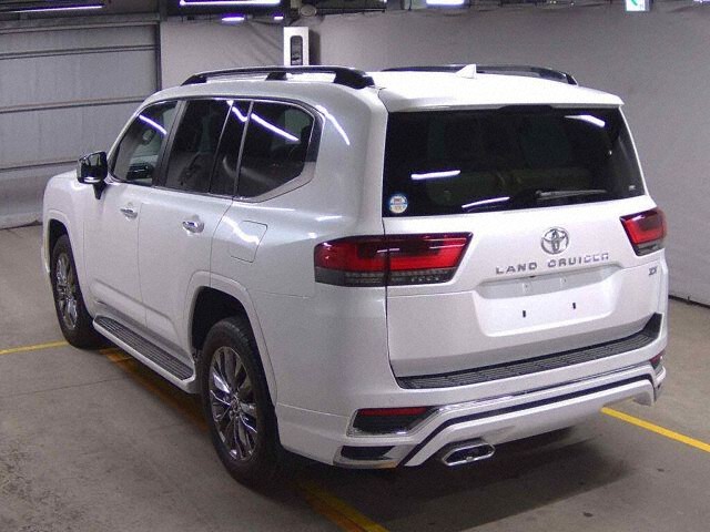 2023 Toyota Land Cruiser ZX 4WD auction photo 2