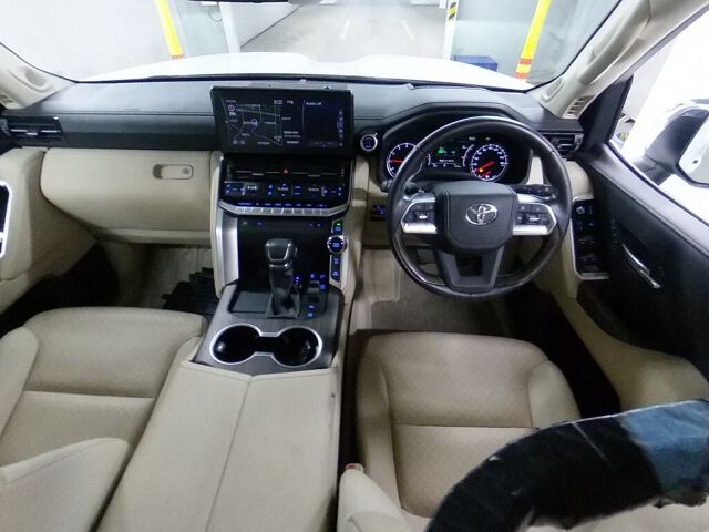 2023 Toyota Land Cruiser ZX 4WD auction photo 3