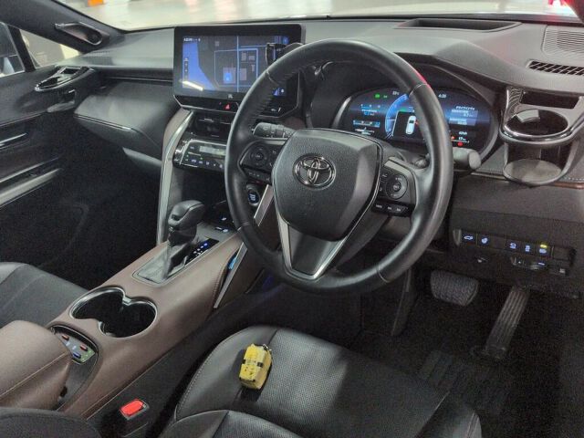 2023 Toyota Harrier Z Leather Package auction photo 3