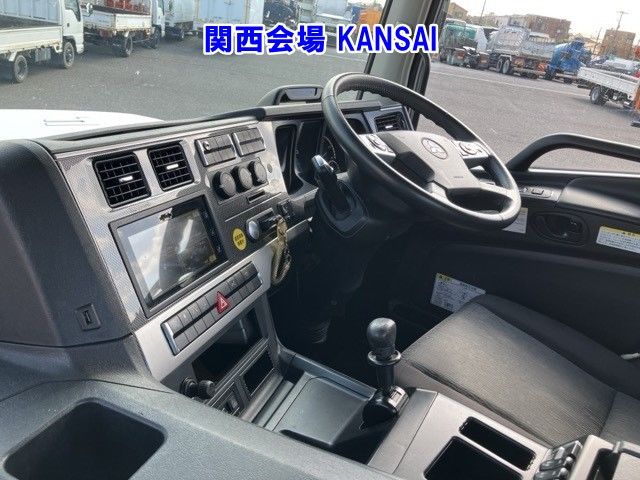2022 Mitsubishi Fuso Sグレート tractor auction photo 5