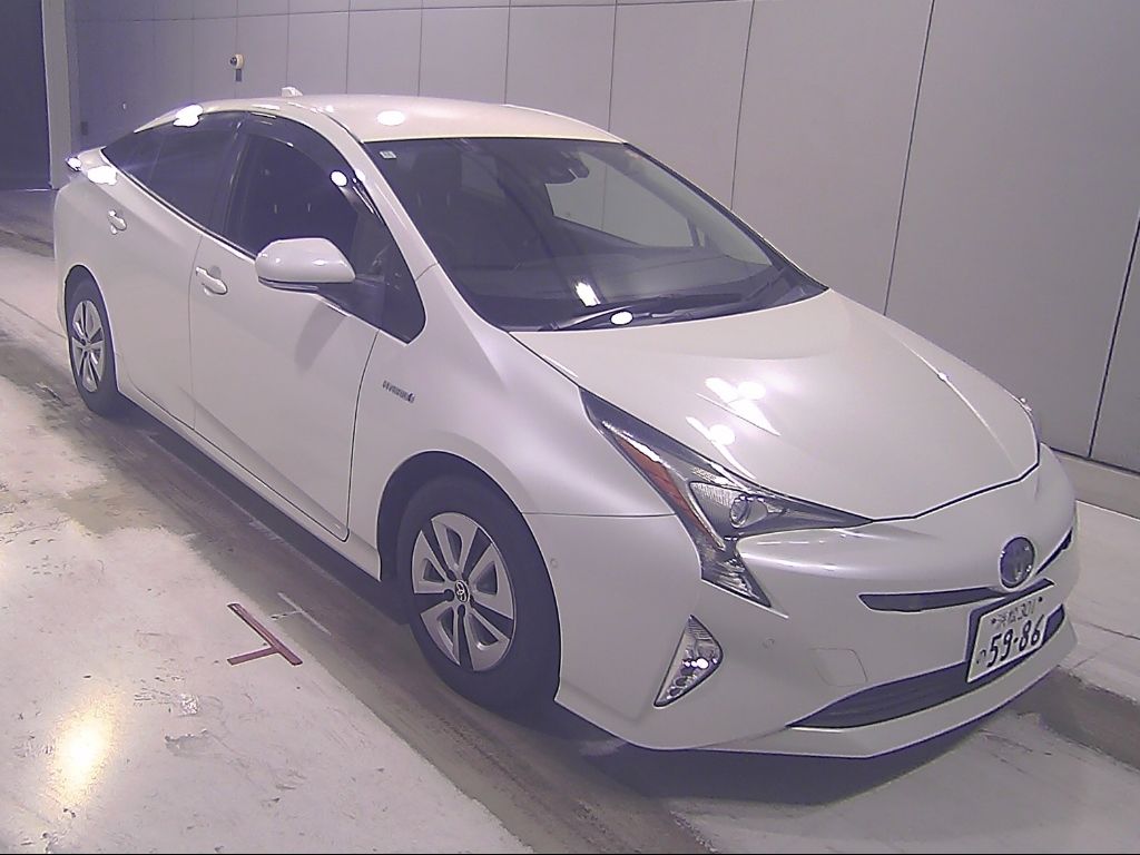 Japan Auction Vehicles 9 2016 Toyota Prius A auction photo