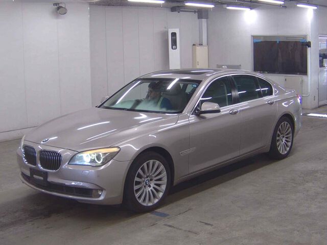 2010 BMW 7 Series 740I auction photo 4