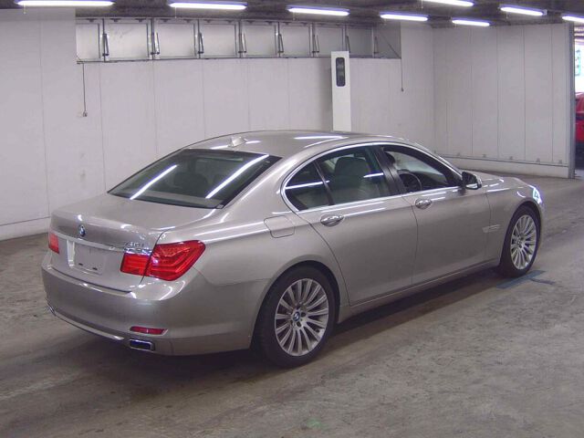 2010 BMW 7 Series 740I auction photo 5