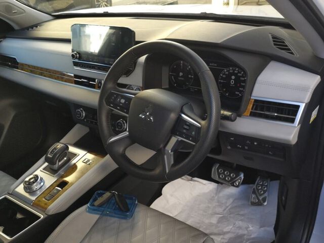 2022 Mitsubishi Outlander PHEV P 4WD auction photo 3