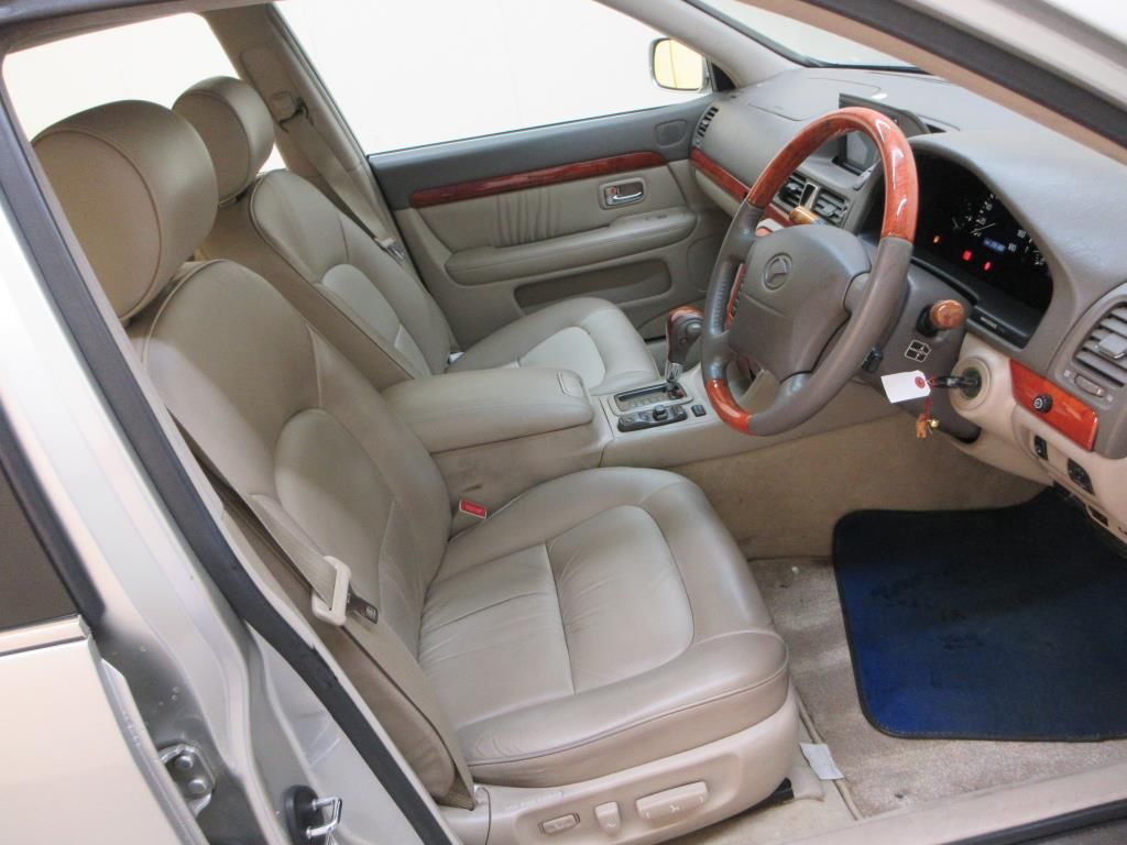 1998 Toyota プログレ NC300 auction photo 6