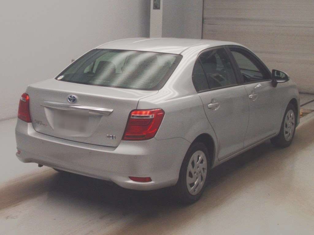 2021 Toyota Corolla Axio Hybrid EX auction photo 2