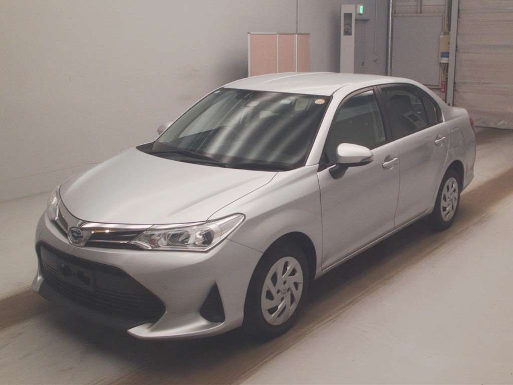 2021 Toyota Corolla Axio Hybrid EX Japan auction vehicle