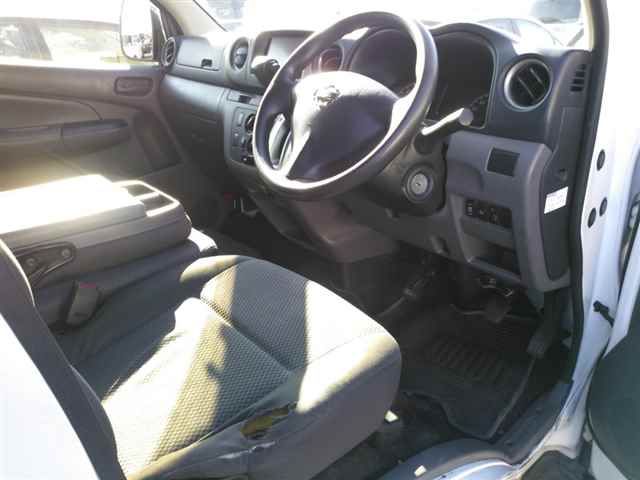 2013 Nissan NV350 Caravan DX auction photo 3