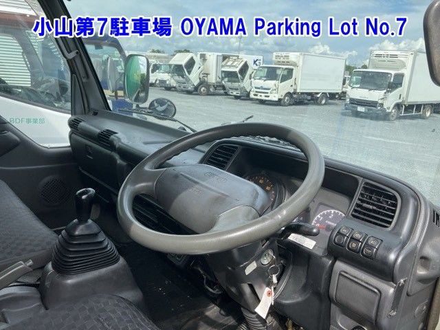 2006 Isuzu Elf Aluminum van auction photo 4