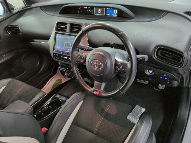 2021 Toyota Prius PHEV S GR Sport auction photo 3