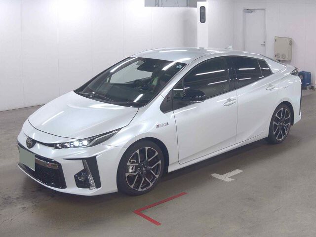 2021 Toyota Prius PHEV S GR Sport auction photo 4