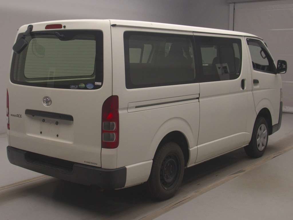 2019 Toyota Regius Ace ロングジャストローDX auction photo 2