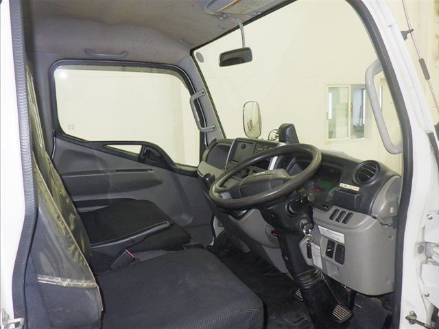 2019 Mitsubishi Fuso Canter Flatbed auction photo 5